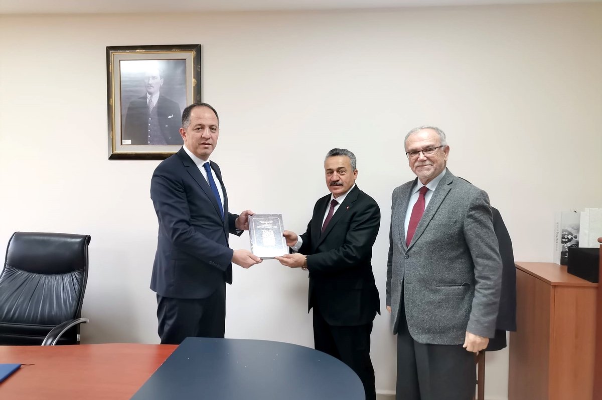 mehmettutal_'s tweet photo. İlçe Başkanımız Kemalettin Atalay ile birlikte, ilçemize yeni yapılacak hastane binası, hastanemizin doktor ihtiyacı, Alacabel Tüneli ve Belediyemizin projeleri hakkında görüşmeler yaptık...
#Seydişehir #Ankara #Bakanlıklar #Milletvekillerimiz #Proje #Yatırım #Hatane #Alacabel https://t.co/d6ENP1CsiR