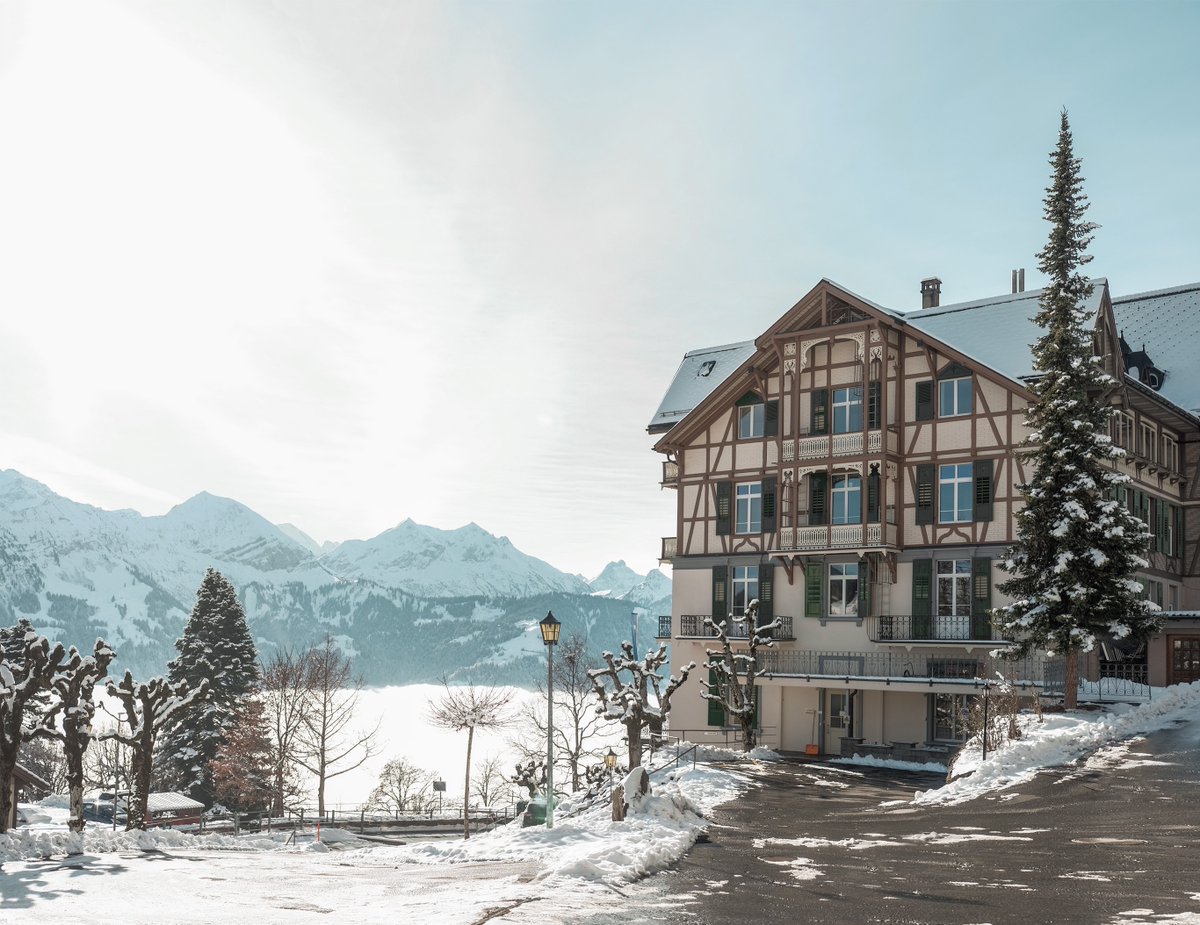 sbtBeatenberg's tweet photo. Das Semester ist vorbei und alle Studierenden fahren in die wohlverdienten Weihnachtsferien. Auch das Gästehaus macht eine kurze Pause und ist ab dem 27.12. wieder geöffnet.

Wir wünschen allen ein gesegnetes Weihnachtsfest.

#sbtBeatenberg #weihnachten #sbtGästehaus #Beatenberg https://t.co/GnNx6SEBYq