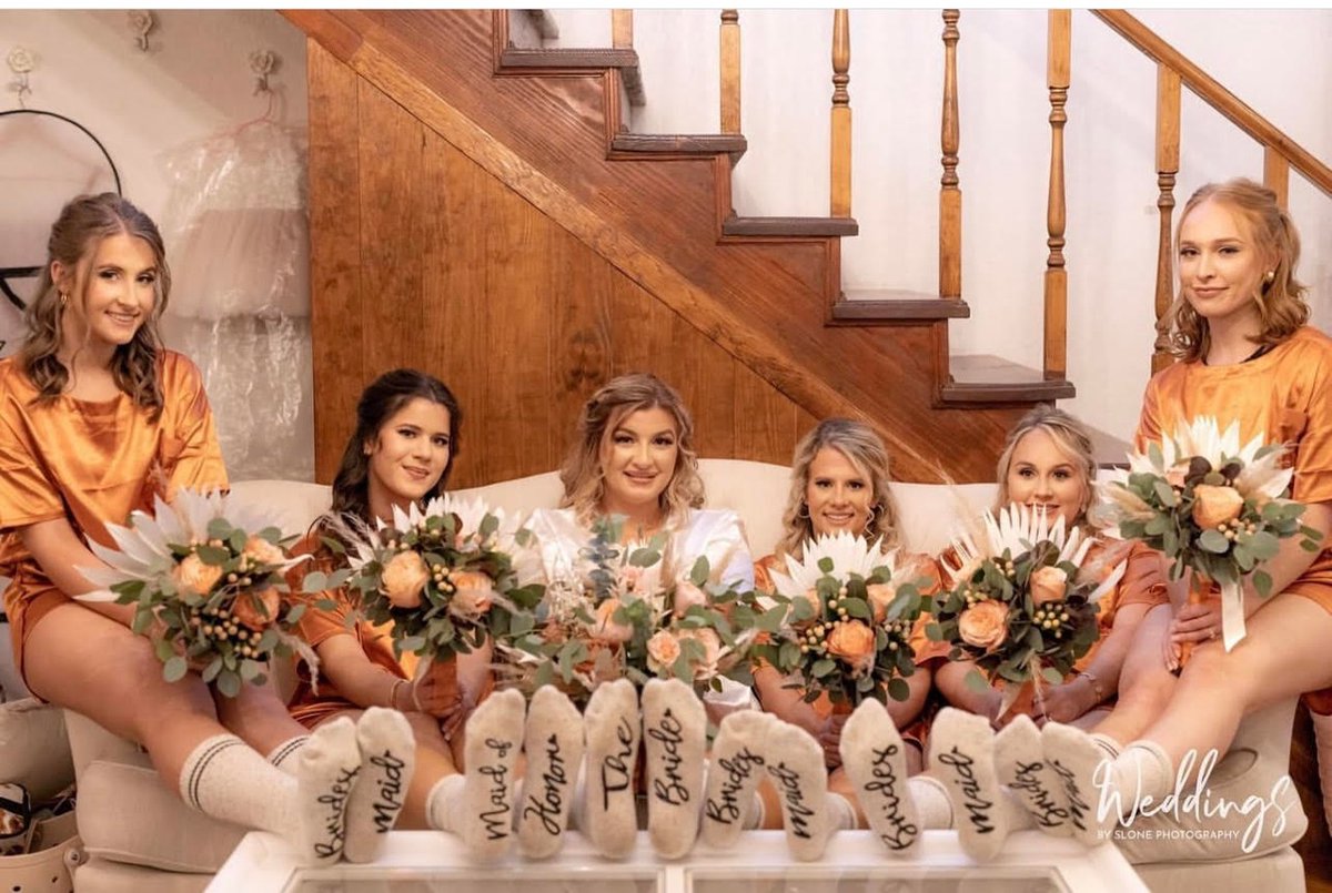 CDCFloral's tweet photo. Such elegance and charm! 🤗 
.
.
📸@slonephotography 
Wedding Coordinator: @smseventdesign
Florals: @cdcfloral
Venue: @cypresscreekfarmhouse https://t.co/0niXGrQVFt