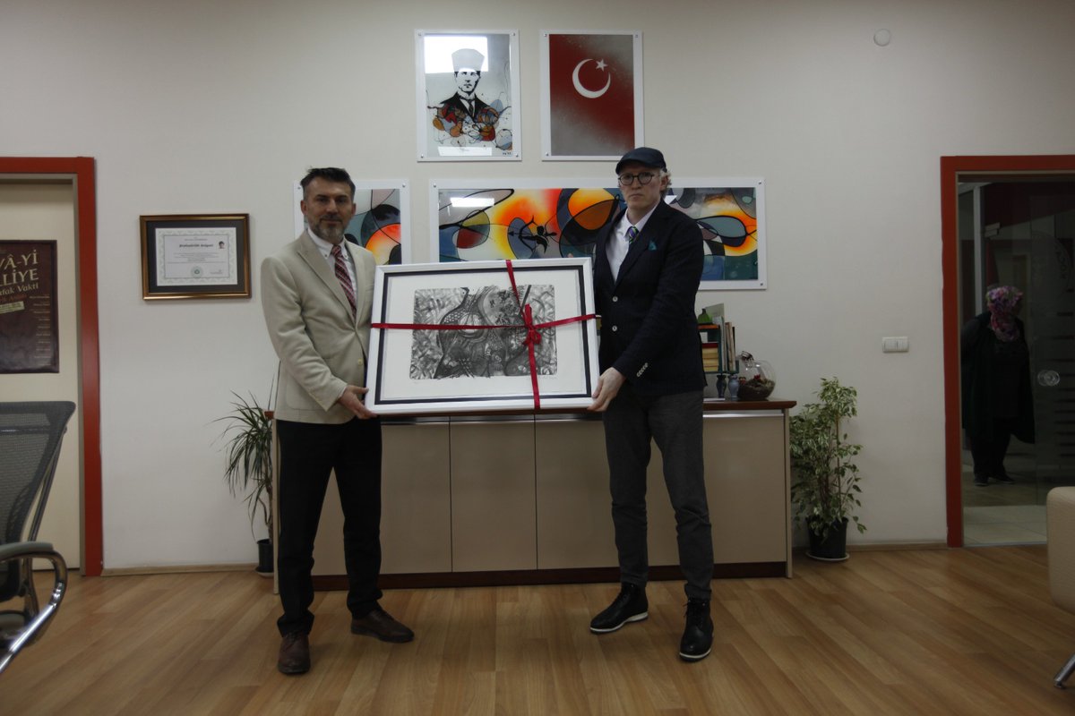 gsf_kou's tweet photo. Kocaeli Büyükşehir Belediyesi Gençlik ve Spor Hizmetleri Daire Başkanı ��emsettin Yıldırım ve Gençlik Hizmetleri Şube Müdürü Fatih Dizdar, 20 Aralık 2022 Salı günü dekanlığımızı ziyaret etti. @kou92official  @kocaelibld https://t.co/TxibEuOKGp