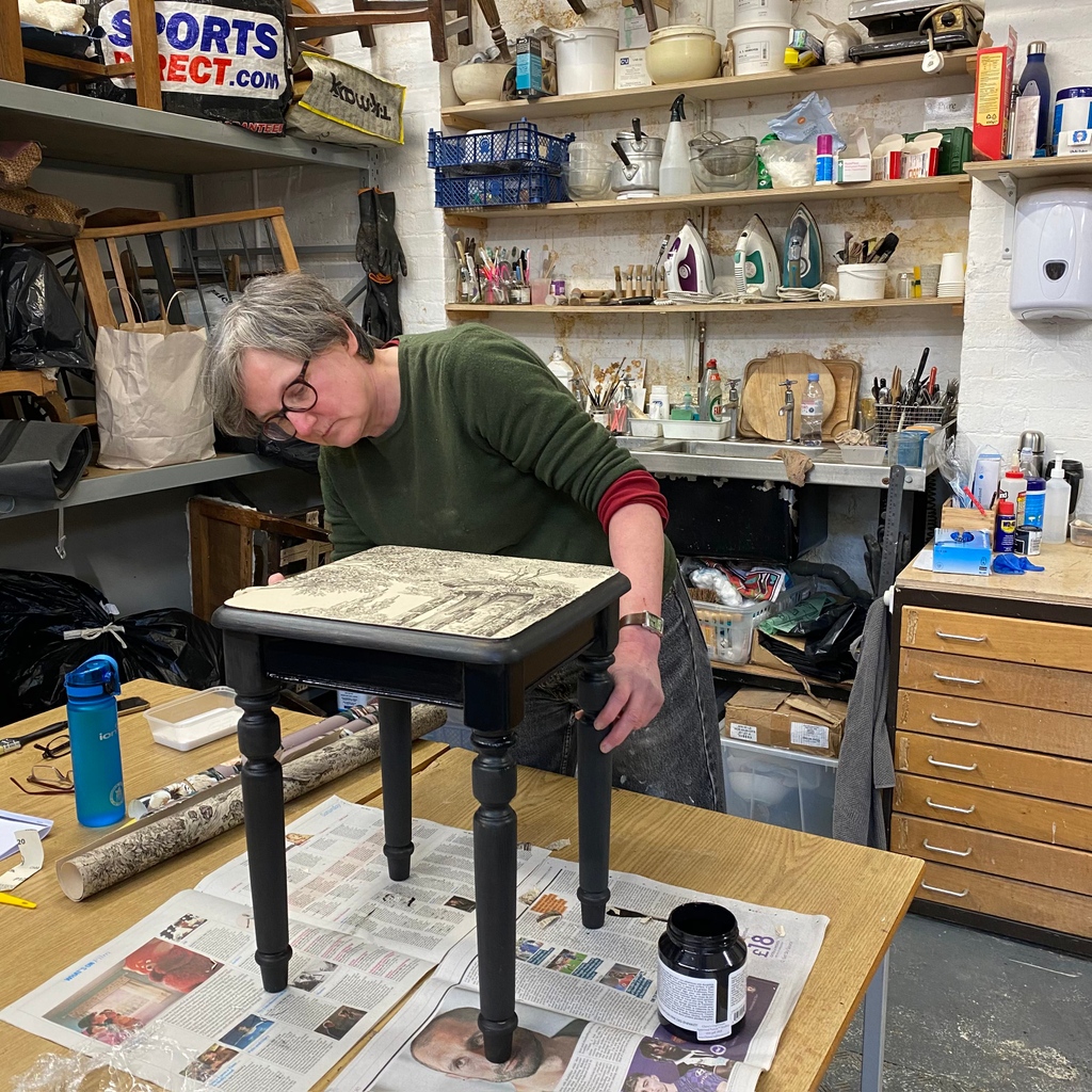 schoolofstuff's tweet image. Sarah-Jane Jacovou will share her trade secrets on our Furniture Upcycling course in Feb. You’ll take home a lovely table which shows off your careful selection of pattern &amp;amp; colour. ⁠
Need a last minute gift? Ideal for a furniture enthusiast. ⁠

theschoolofstuff.co.uk/courses/furnit…