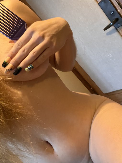 SLOB on my cat, Lick it from the back. #HumpDayMotivation 🥹🎂😱 https://t.co/yiwevo41is<a href="/tag/humpdaymotivation"class="tags">#HumpDayMotivation</a>