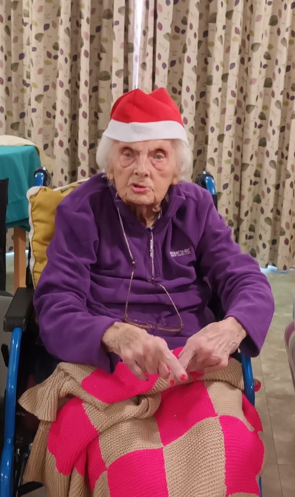 Those who wish to sing always find a song.

We had some lovely ladies from the local LDS church choir come to Foxburrow Grange to serenade the residents with Christmas carols. Everyone joined in and enjoyed the familiar songs. 
#Choir 
#ChristmasCarols 
#DementiaCareHome
