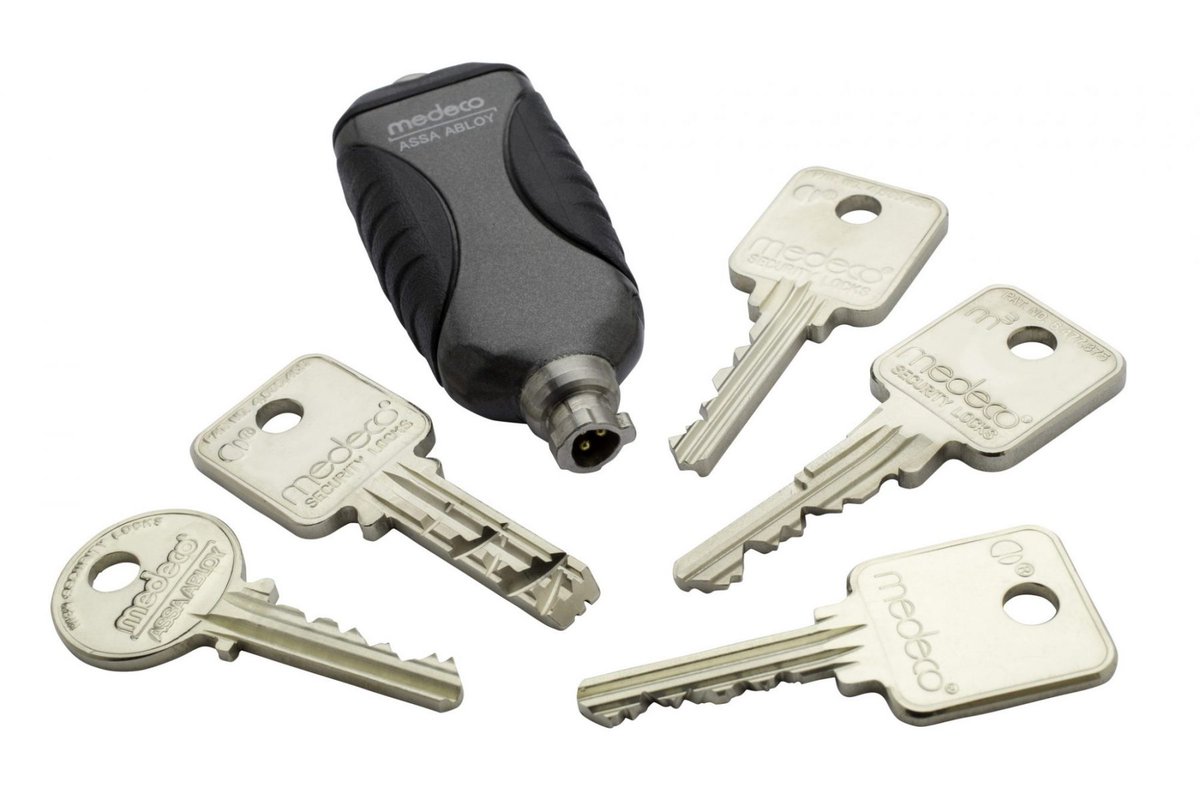 Philandson's tweet photo. Replacing locks when you move is always a smart idea. Contact Phil &amp; Son, Inc. for help with installing new and improved locks at your home.
https://t.co/p5KPb4igoL 

#locks #locksmith https://t.co/V8MeBJbcPs