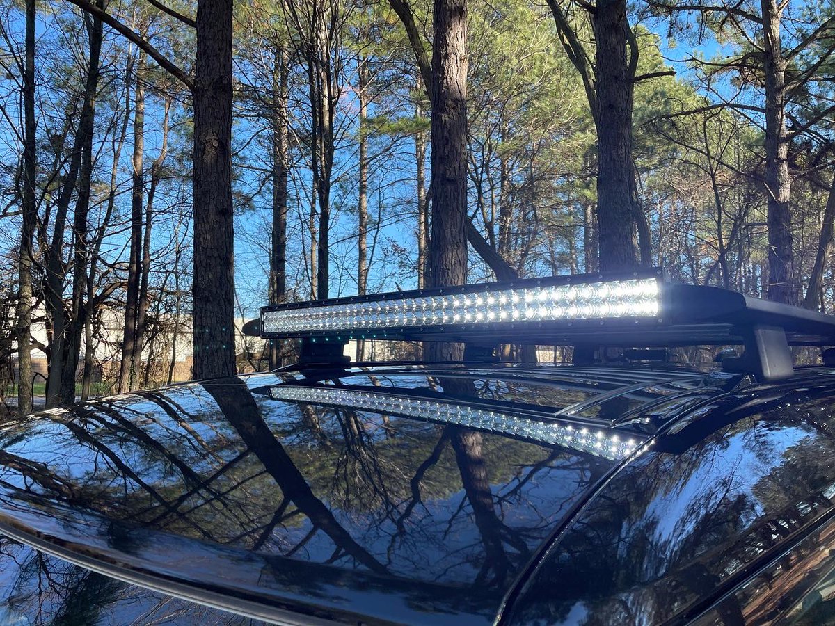techopssv's tweet image. Light upgrades for a new Land Rover Defender. Featuring black oak LED light bars recessed into the grill and surface mounted onto the rack. Luxury with a touch of off road!
