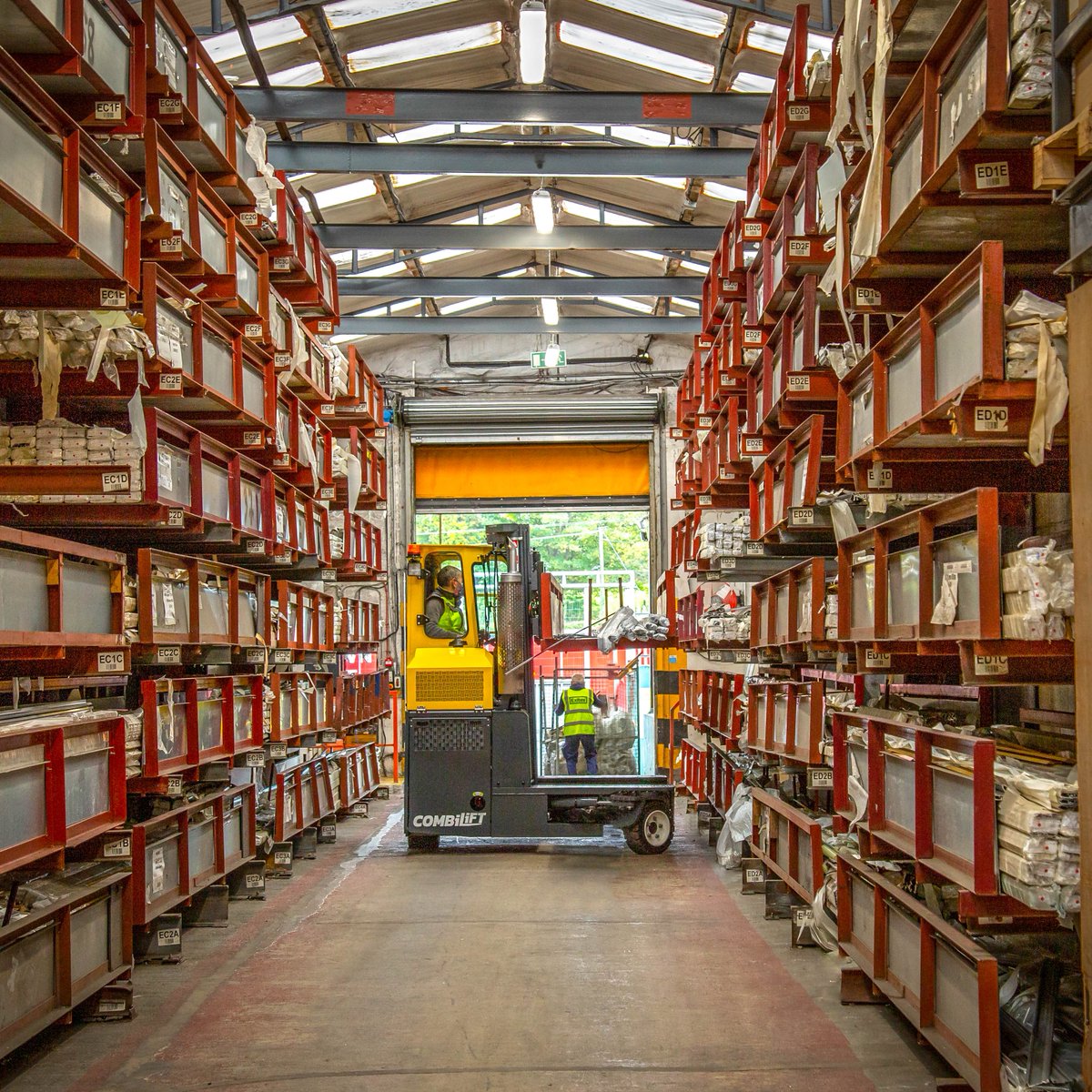 Saviez-vous que les chariots #Combilift offrent de nombreux avantages pour vos opérations? Qu'il s'agisse d'efficacité, de productivité ou d'amélioration de la sécurité, ces chariots élévateurs spécialisés peuvent faire une grande différence! 

#ChariotsGCS #liftinginovation
