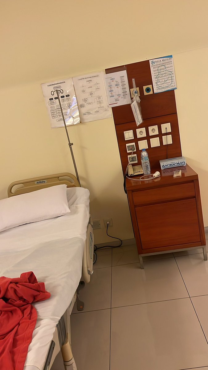 anieanooy's tweet photo. Tempat dan ruang yang sama, 7 tahun silam 🖤 https://t.co/HVaibiXOTI