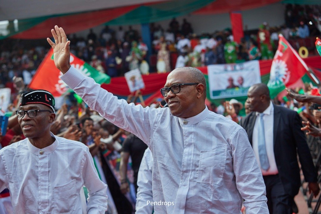 TheOfficialPOMA's tweet photo. HE Peter Obi threw the crowd into ecstasy as he arrived in company of his charming wife, Margaret Obi and the @NgLabour Chairman, Julius Abure.

#ObiDattiInCrossRiver https://t.co/sDWQaaNfyF