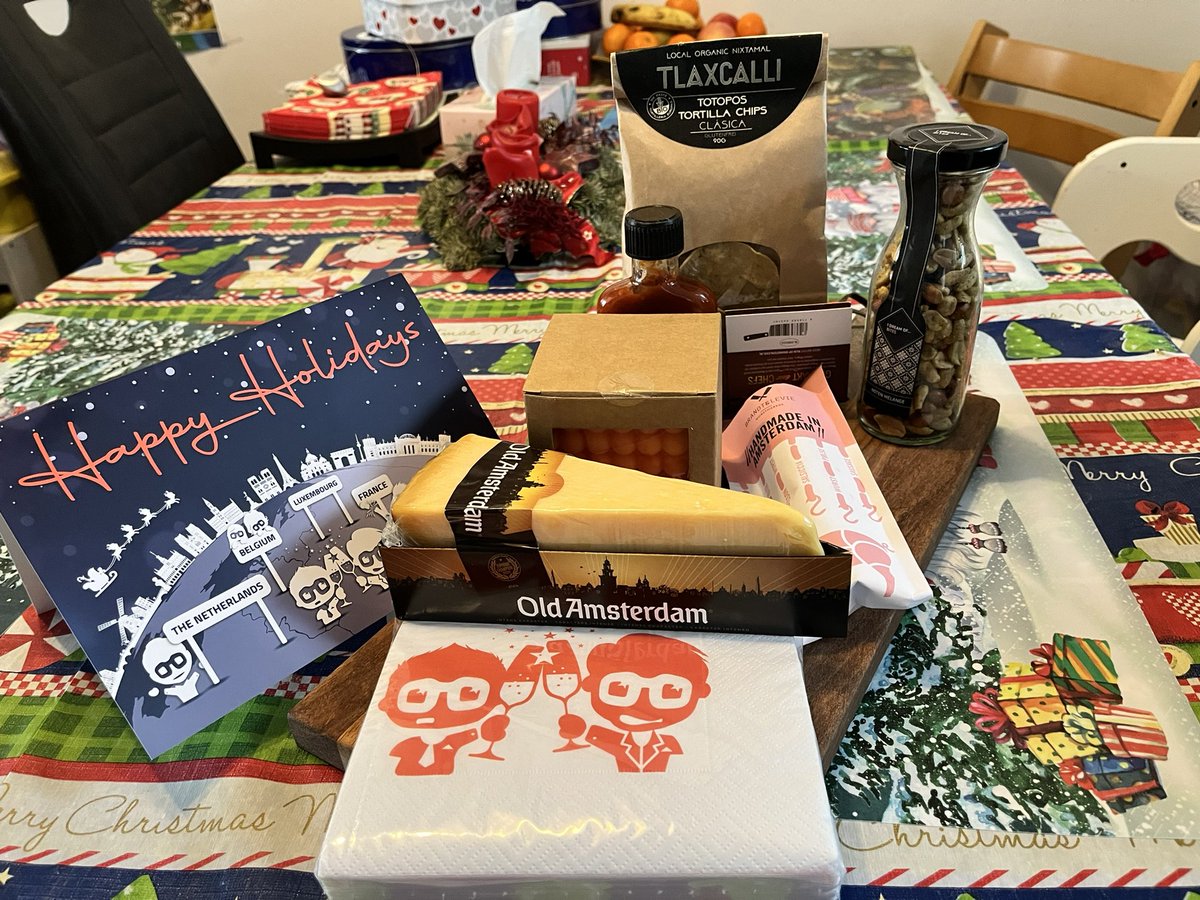 rvandantzig's tweet photo. Thanks @ITQ for the fantastic Christmas box! Especially the personal card is very appreciated. @GenietMee, thanks for organizing the box! #OneITQ #ITQlife #Christmas https://t.co/3D3UafgipA