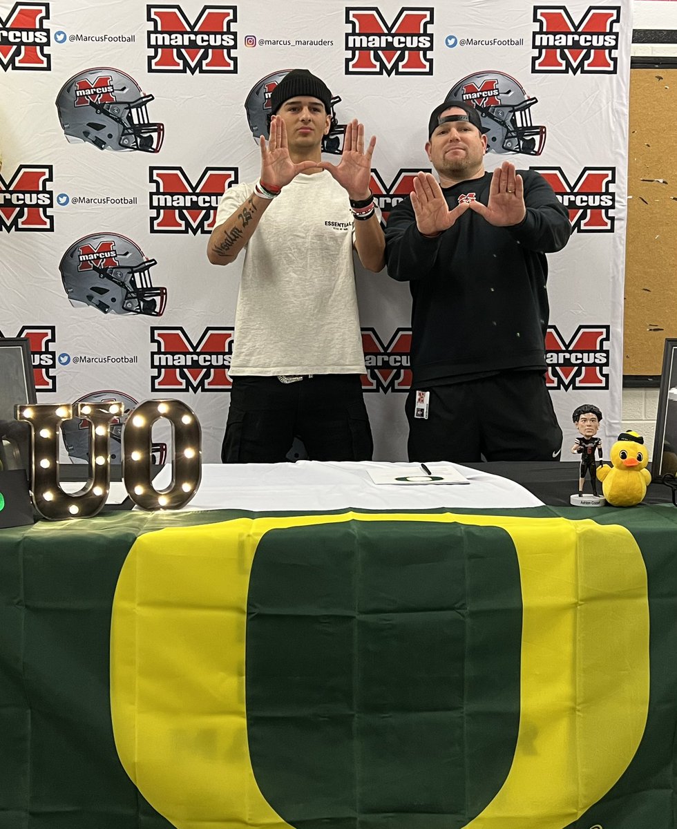 weavercoach's tweet photo. @oregonfootball got them a certified @MarcusFootball #playmaker in @Ashton_Cozart25 this morning!! #stcda #family #weaverworked https://t.co/Sf931puUFS