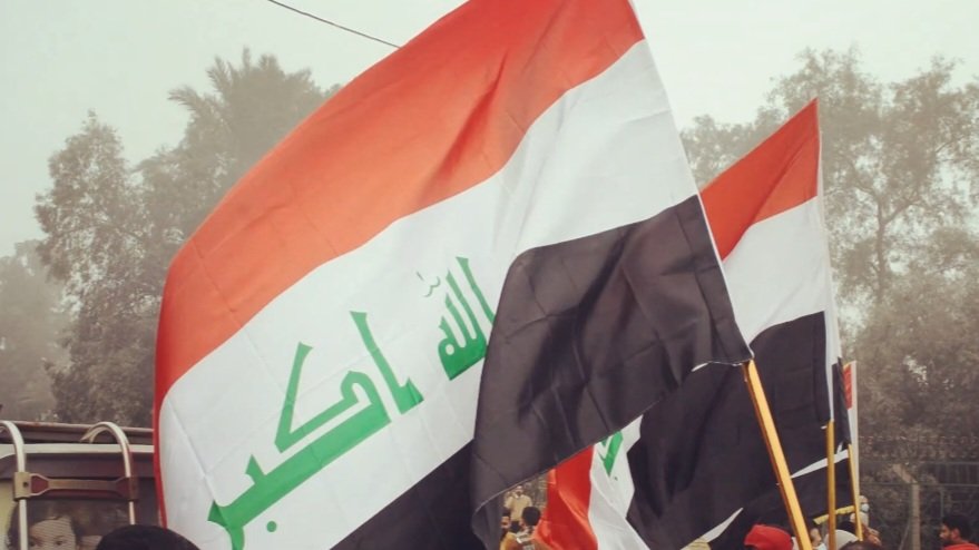 عدم إطلاق إستمارة تعيين حملة الشهادات سيأجج الوضع ويعلنونها ثورة لا تحمد عواقبها .✌
#اياكم_والاستهانه_بحقوقنا
اطلاق استمارة التعيين مطلبنا