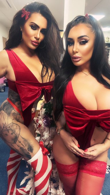 We re going live right now 😈 for our Xmas special 🎄🎄🎄🎅🏻🎅🏻🎅🏻 come join us on @BabestationCams and pervcam<a href="/tag/gameofthrones"class="tags"><span>#gameofthrones</span></a>