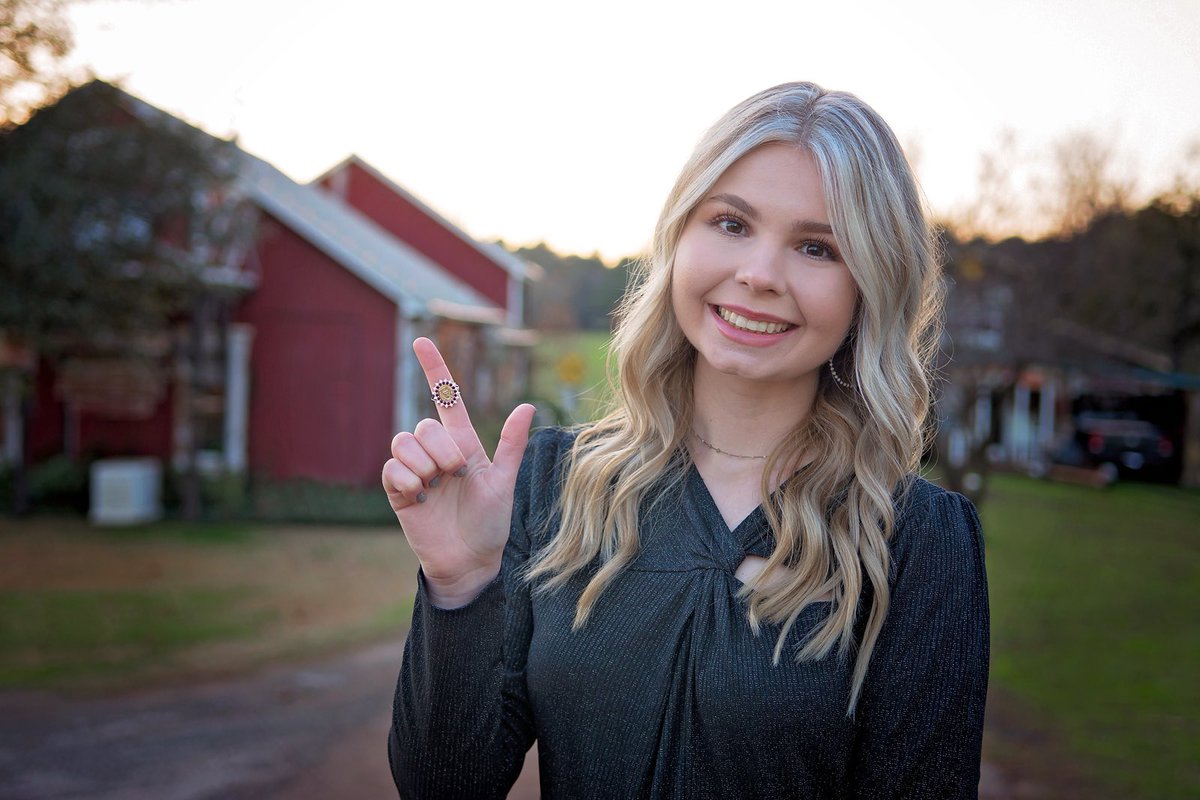 trinityshipp_'s tweet photo. Tech put a ring on it 💍 https://t.co/0QNDUcxrJ1
