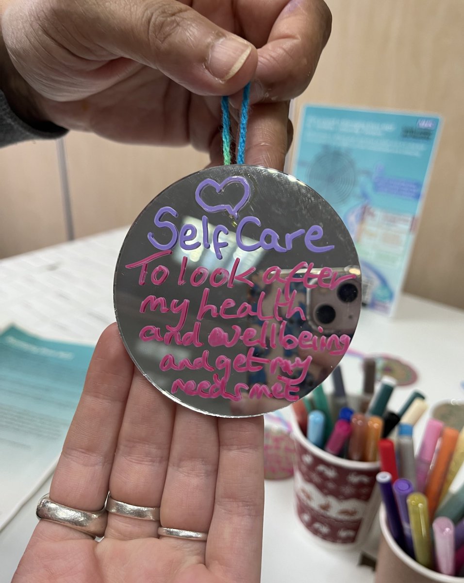 Uma Bartlett tweet media