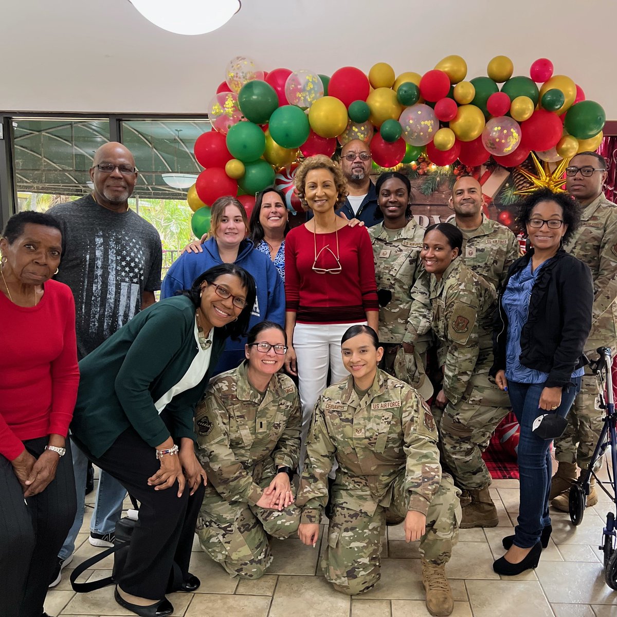 Homestead_ARB's tweet photo. Makos giving back for the holidays! A group of #HARB members recently volunteered their time and donated pillows and blankets to senior citizens living at @sunnyhillsalf. #HARBResilient #ReserveResilient https://t.co/SDVzJ5UZF6
