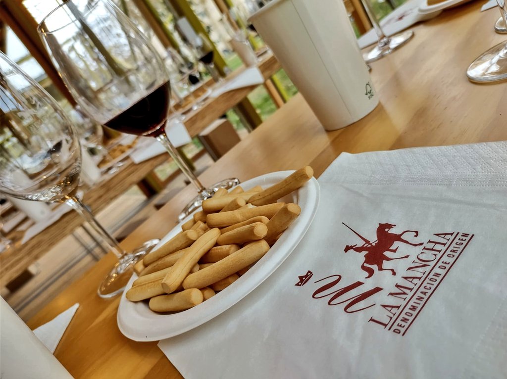 Facultad de Derecho y Ciencias Sociales CR tweet media