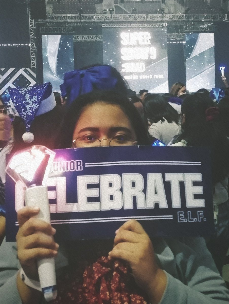 23interyoir1's tweet photo. Fr GA Giveaway➡️ Super Standing💙😭 Best Birthday Gift 💙💙
Hanggng ngayon speechless pa din ako sa mga naganap😭, Thank you very much @SJeventsph &amp; @happeehour.
Seeyah @SJofficial  🤗🤗 SS10 
12.18.2022
#SalamatSuperSanta #SS9inManila #SUPERJUNIOR #SS9inManilaDay2 https://t.co/Dg0u7r3eGa