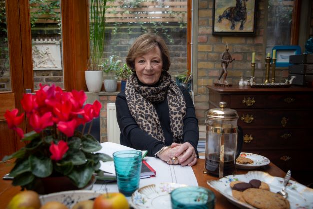 BBCFoodProg's tweet photo. "I have people come up to me and say "I always make your whatever." And I think... I should make that!" - @DeliaOnline speaks to @SheilaDillon about food, fame and football https://t.co/RzNO9TFRol also ft. @AngelaHartnett &amp; @jamieoliver 1230 Christmas Day @BBCRadio4 https://t.co/kHAthzGhWL