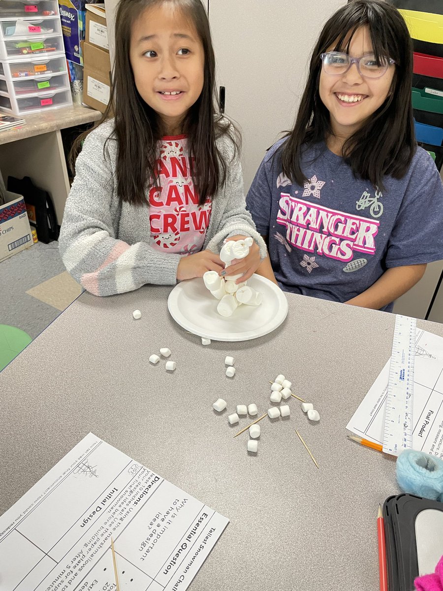 DavidsonMViT's tweet photo. How tall can you make your snowman? #steam #mvitsimi #simischools #thirdgraderocks https://t.co/d3yMiOBp4w
