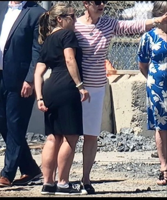 EricThompson789's tweet photo. Here we see #Freeland shaking hands with #WEF chief #KlausSchwab...note the secretive behind the back left handed handshake. 
#FreelandMustGo #TrudeauMustGo #WEFMustGo #GTFO #KlausPenetratedCanada https://t.co/IqDIQVLCHq