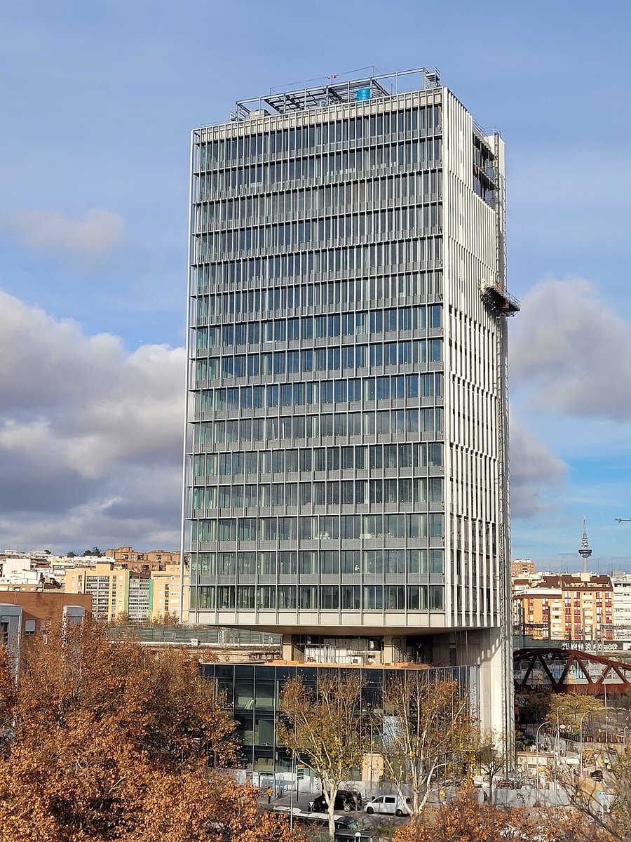 🏗️Así está quedando la torre norte de Méndez Álvaro (estudio Lamela).

📍Méndez Álvaro
📸rulfo66
🗨️urbanity.one/t/mendez-alvar…