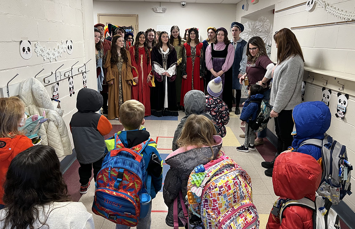 HaddonSchools's tweet photo. Tis the season for @HaddonfieldHS Madrigal Singers to visit. Today they stopped @CentralES1  &amp; @HaddonfieldMS!  @HaddonfieldMus https://t.co/GAYmMR4yzb