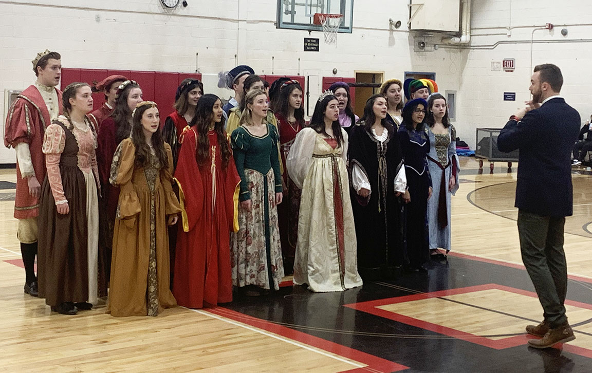 Tis the season for <a href="/HaddonfieldHS/">HMHS</a> Madrigal Singers to visit. Today they stopped <a href="/CentralES1/">Central ES</a>  &amp; <a href="/HaddonfieldMS/">Haddonfield MS</a>!  <a href="/HaddonfieldMus/">Haddonfield Music Dept.</a>