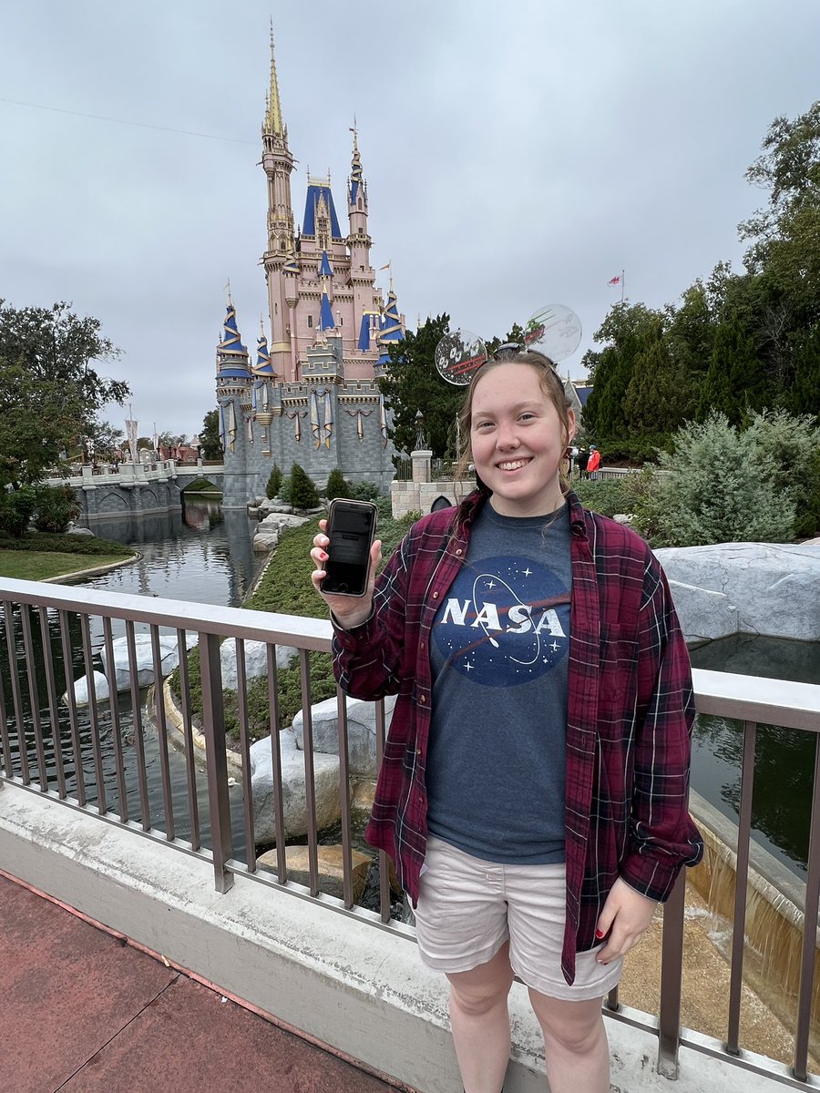 MisterHanf's tweet photo. Hearing from @elonuniversity when you’re already having a magical time @WaltDisneyWorld — that’s extra magical right there! Phoenix Class of ‘27! https://t.co/0IV6MSDTZw