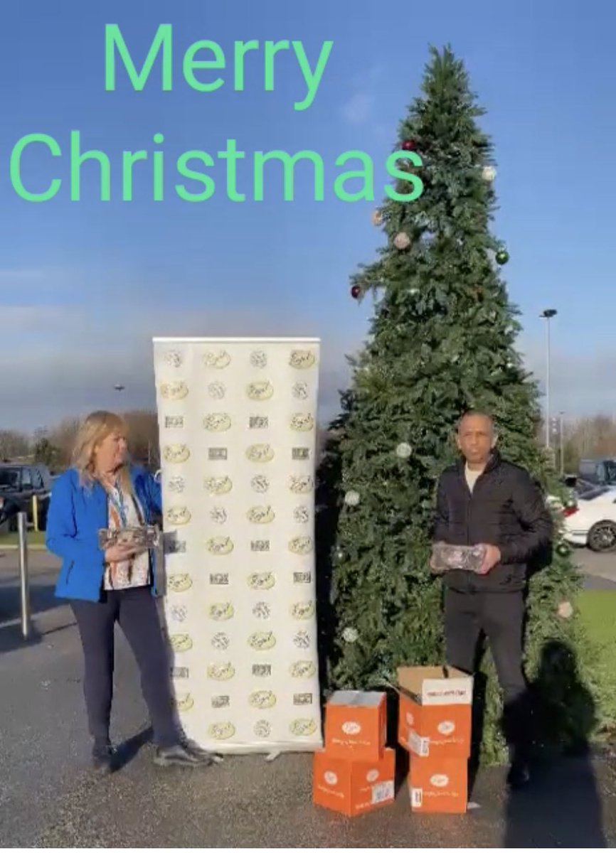 Today I was at East Lancs NHS Trust.
To make this kind donation on behalf of Regal foods to charity manager Denise Gee. A big thank you to Regal foods for supporting the nurses on the front line.@RegalFoods <a href="/ELHTandMe/">ELHT&Me 💙</a> <a href="/ELHT_NHS/">East Lancashire Hospitals NHS Trust 💙</a>