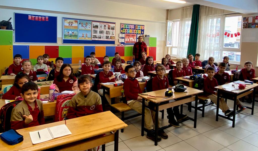 Aralık ayının temiz sınıfı 
2/H👏👏👏 öğretmenimiz Özlem Akbalıkçı'yı ve öğrencilerimizi tebrik ederiz. #temizsınıf