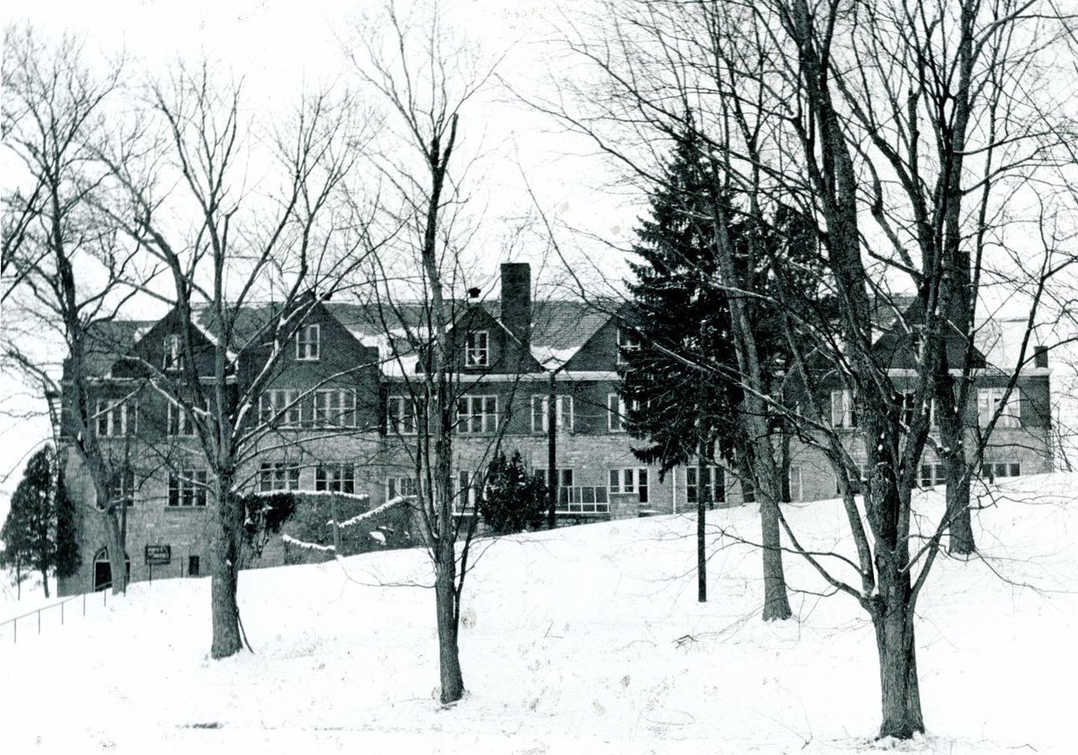 LMULibraries's tweet photo. ❄️ It is the first day of winter ❄️Will campus be covered in snow once again?  #lmu #lmulibraries #lmuarchives #lincolnmemorialuniversity https://t.co/vb7mvdBsZ2