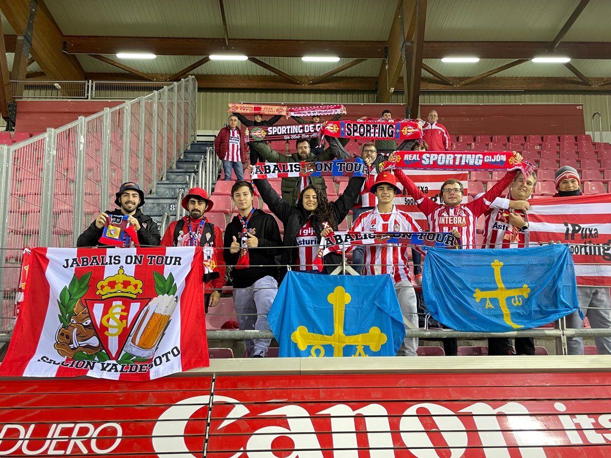 🙌 Una afición 🔝

#NumanciaRealSporting
#LatimosJuntos