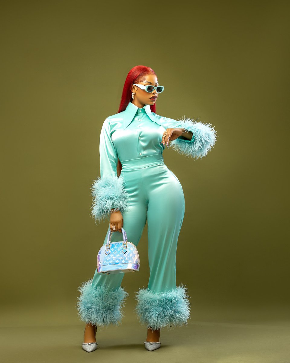 Symply_Tacha's tweet photo. The sunglasses collection is FYA!!! I absolutely cannot wait for you to see @NLNT_89 💦 https://t.co/ugQu5RCIlf