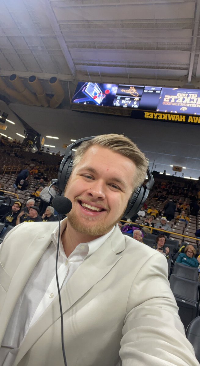 MichaelMerrick_'s tweet photo. Blessed to be able to commentate the @IowaWBB on @BigTenPlus at Noon! Be sure to tune in! https://t.co/8BW6VJy5Wf