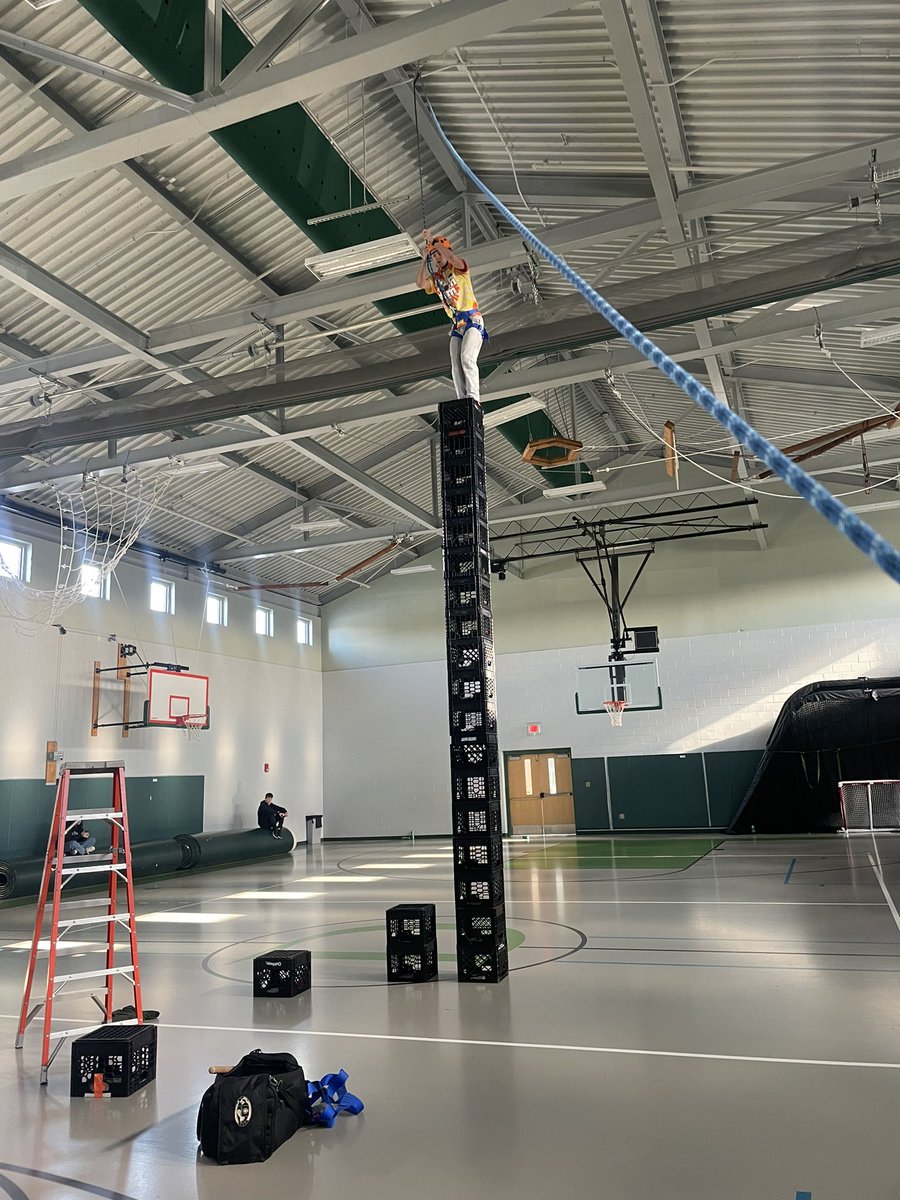 DHSPhysEd's tweet image. Breaking news- Jackson King w new Steele gym crate stacking record…
18 crates!!!!
@DuxburyHS @hydeparktim @duxschools