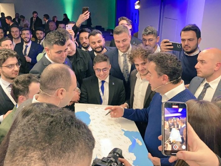YakupCoskun44's tweet photo. Gençlik eylem planımız dan geriye kalan hatıra.🌱💧

#gençliğindevası 
@devapartisi
@alibabacan
@gencdevamalatya https://t.co/unIFPqe03K