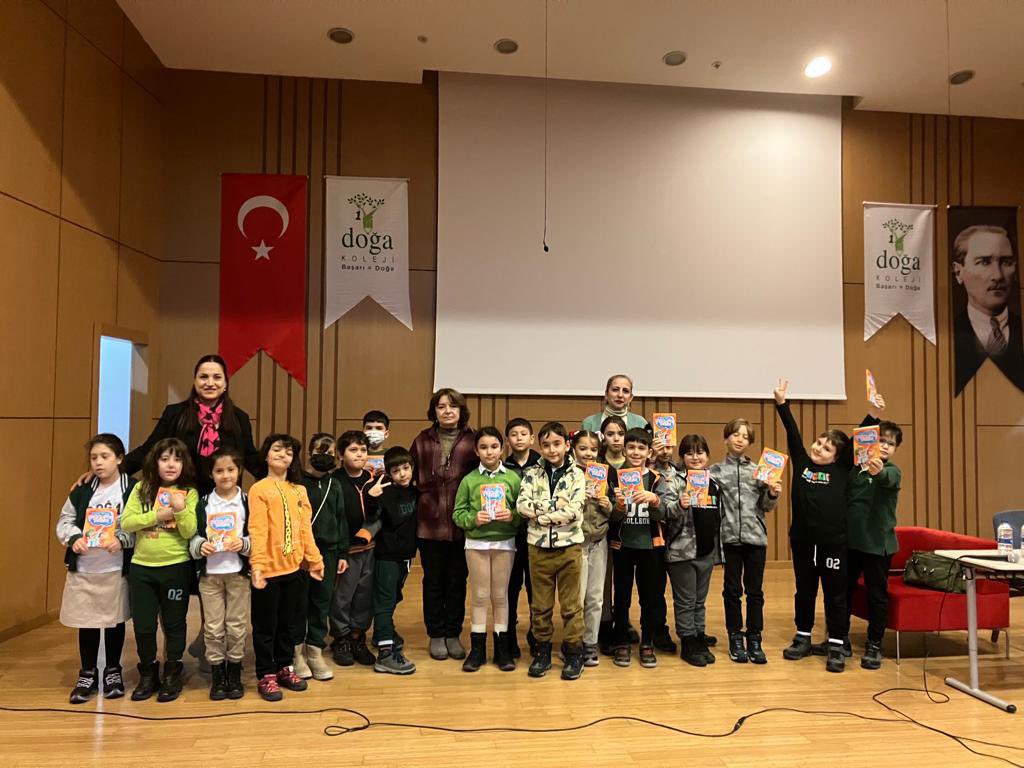 3. sınıf öğrencilerimiz “Dedemin Sihirli Dükkanı” adlı kitabın yazarı Miyase Sertbarut ile buluştular. <a href="/EnisEryaman/">Enis Eryaman</a> <a href="/ilkay04cakir/">İlkay Çakır</a> <a href="/ZalogluFetiye/">fetiye zaloğlu</a> <a href="/DogaOkullari/">Doğa Koleji</a>