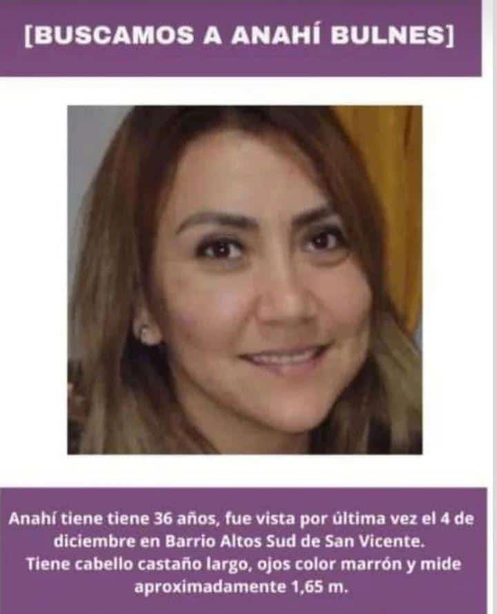 RevistaDeporbox's tweet photo. Anahí tiene tiene 36 años, fue vista por última vez el domingo 4 de diciembre en Barrio Altos Sud de San Vicente.
Tiene cabello castaño largo, ojos color marrón y mide aproximadamente 1,65 m.
Cualquier información puede aportarse Al 4332659 o 911
#AparicionConVidaYa
#NiUnaMenos https://t.co/rpFz7yW0nt