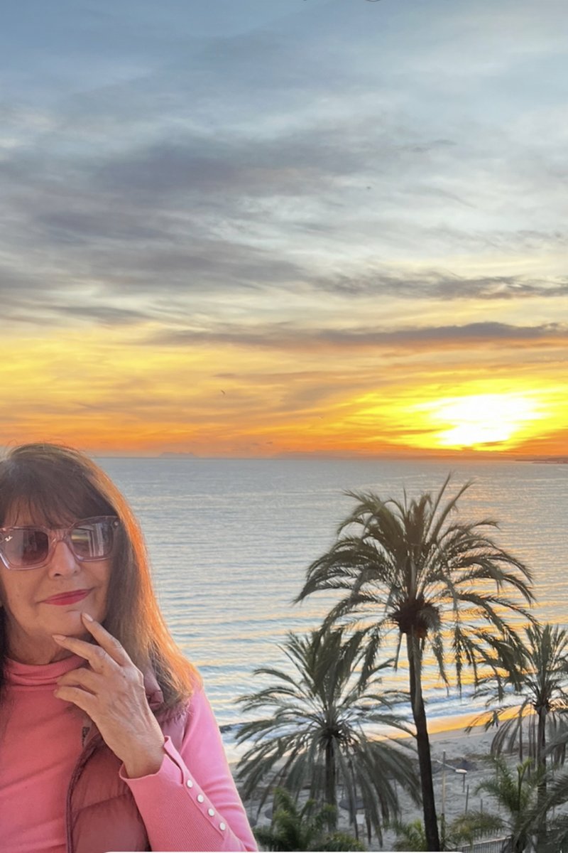 esperanzagracia's tweet photo. Hoy ha sido el día más corto y será la noche más larga... Bienvenido, #solsticiodeinvierno https://t.co/yWwmSvbNs7