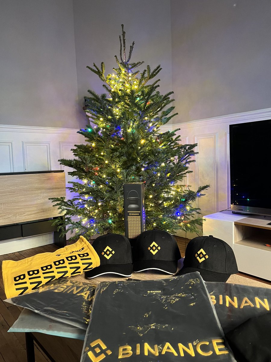 carlitacrypto_'s tweet image. 🎄🎁Give@way de Noël 🚨

3 Lots à gagner ! 

Pour participer:
✅ Follow @carlitacrypto_ &amp;amp; @LeBinanceFR 
❤️ Like &amp;amp; RT
💬 Dit nous dans les commentaires pourquoi tu as absolument besoin d’un des cadeaux 🎁 

T.A.S le 24.12 pour le lot 1 &amp;amp; 2
Lot 3 je choisis le com’ le + inventif !