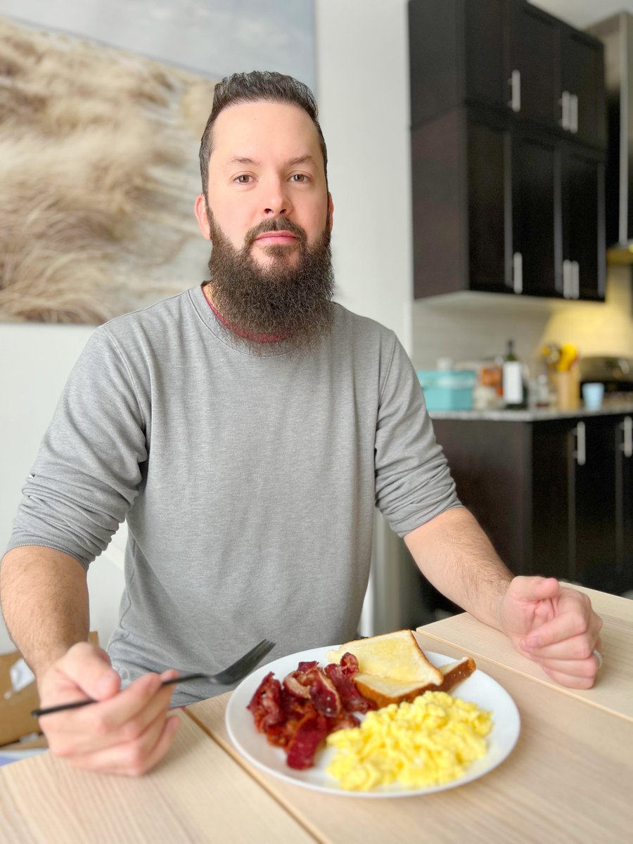 AlSafaFoods's tweet photo. Alsafa's Beef Breakfast Strips made with whole muscle meat, not left over scraps pressed together into shape 🙌 🥓 Zabiha by Hand, smoked to perfection and incredibly delicious!  Now there is no one left out during breakfast time at our house!
#halal #beefbacon #halalbacon https://t.co/fCzsgXDHog
