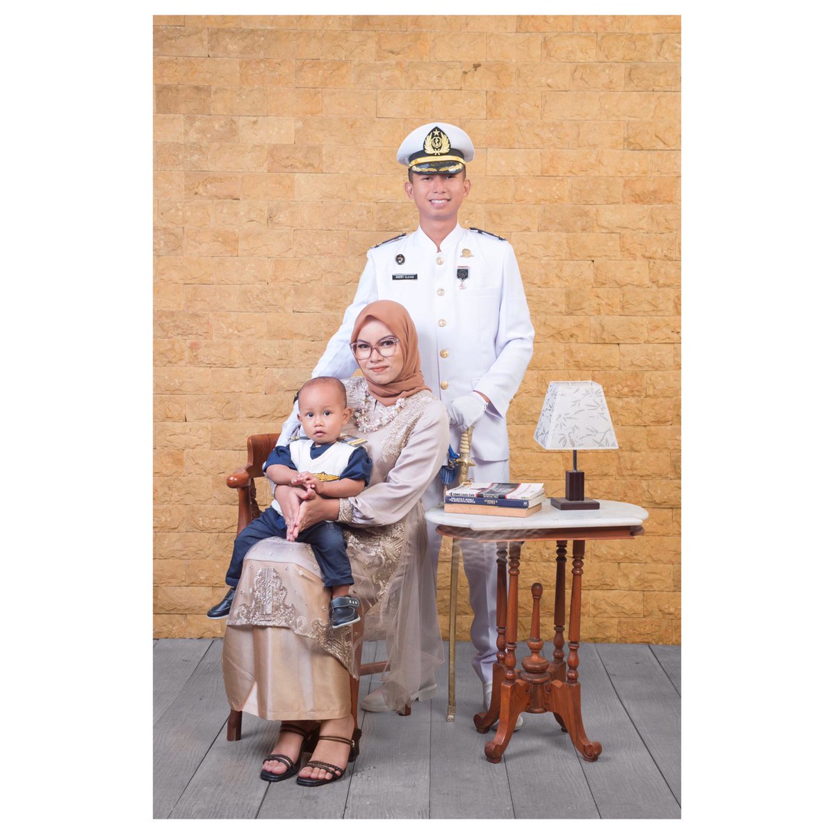 andry_eldian's tweet photo. 14 Juli 2022 ku datang dengan dukungan keluarga, meraih cita yg diharapkan. Alhamdulillah, selesai sudah di akhir tahun ini. Oh iya sedikit berbeda karna diambil dengan jarak berjauhan https://t.co/6Bym8DGepo