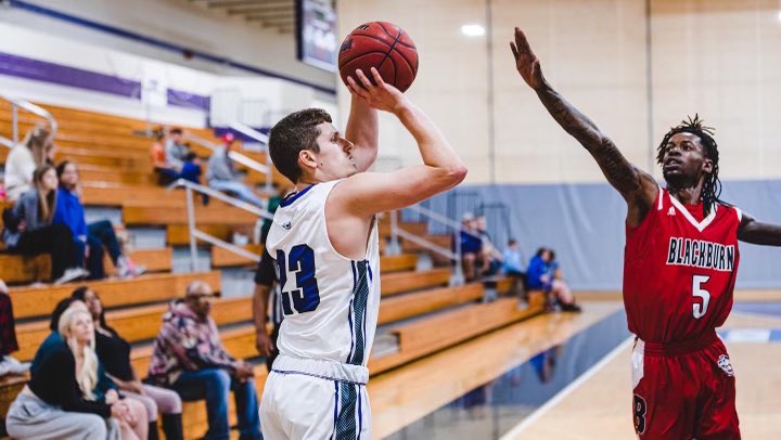 AsburyEagles's tweet photo. #TeamAU Chick-Fil-A Athletes ‼️ @chickfila 

John Shoulders l Senior, Business Administration major from Munfordville, Ky. @asburyhoops 

Cheyenne Fullwood l Senior, Exercise Science major from Lexington, Ky. @asburywomensbasketball 

Full Story 📰 https://t.co/5TzPUlH4bI https://t.co/8bU2ysjiw1