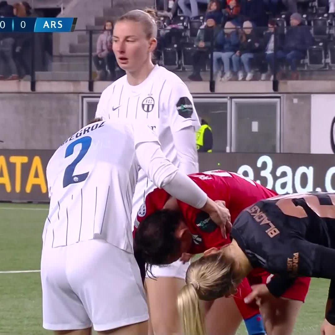 ARSENAL NEARLY TAKE THE LEAD 👀

#UWCL LIVE NOW ⬇️
🇬🇧 🎙  
🇨🇭 🎙