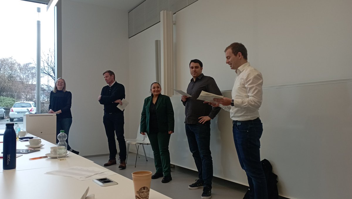 FischerMahsa's tweet photo. we had a full house yesterday with the students of Information Systems at Heilbronn University of Applied Science. 

73 students
12 Teams
12 great ideas for 
12 innovative Apps

4 Expert Jury members invited from great companies in our region. 

1 happy professor 🤩
@hhn_win https://t.co/JC6MMc0KCJ