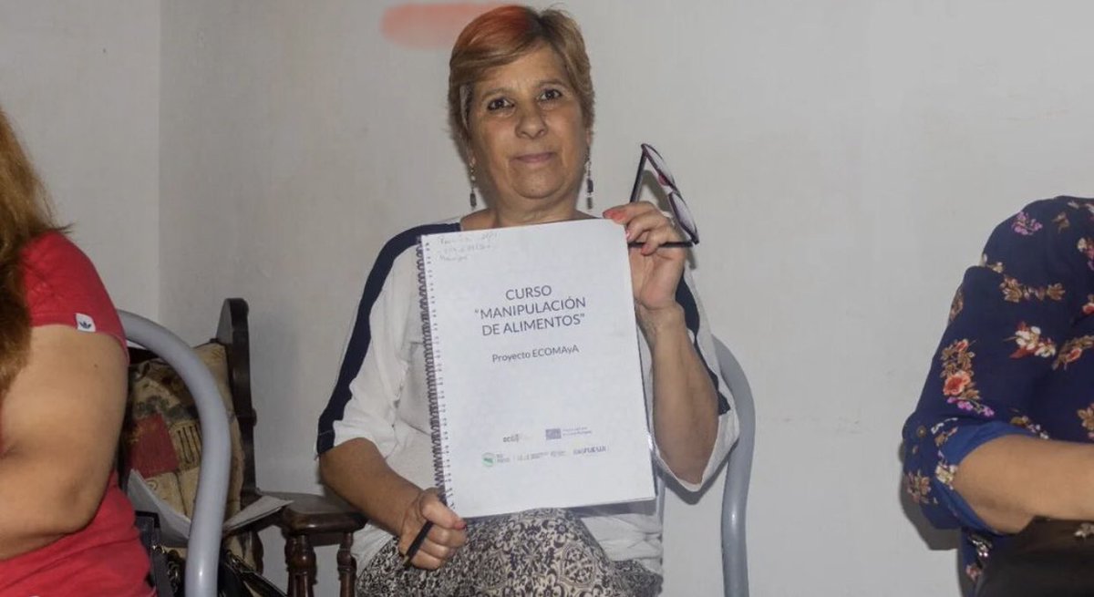 EcomayaProyecto's tweet photo. 👉Cerramos el Curso de MANIPULACIÓN DE ALIMENTOS con el examen final de los alumnos para luego hacer una introducción al Taller de Cocina Colaborativa que se llevará a cabo en el mes de febrero.

@redproter @UEenARG @Sogres_UJI @EuroFUE_UJI @CristinaCoriaM https://t.co/mm73Y4MGG2