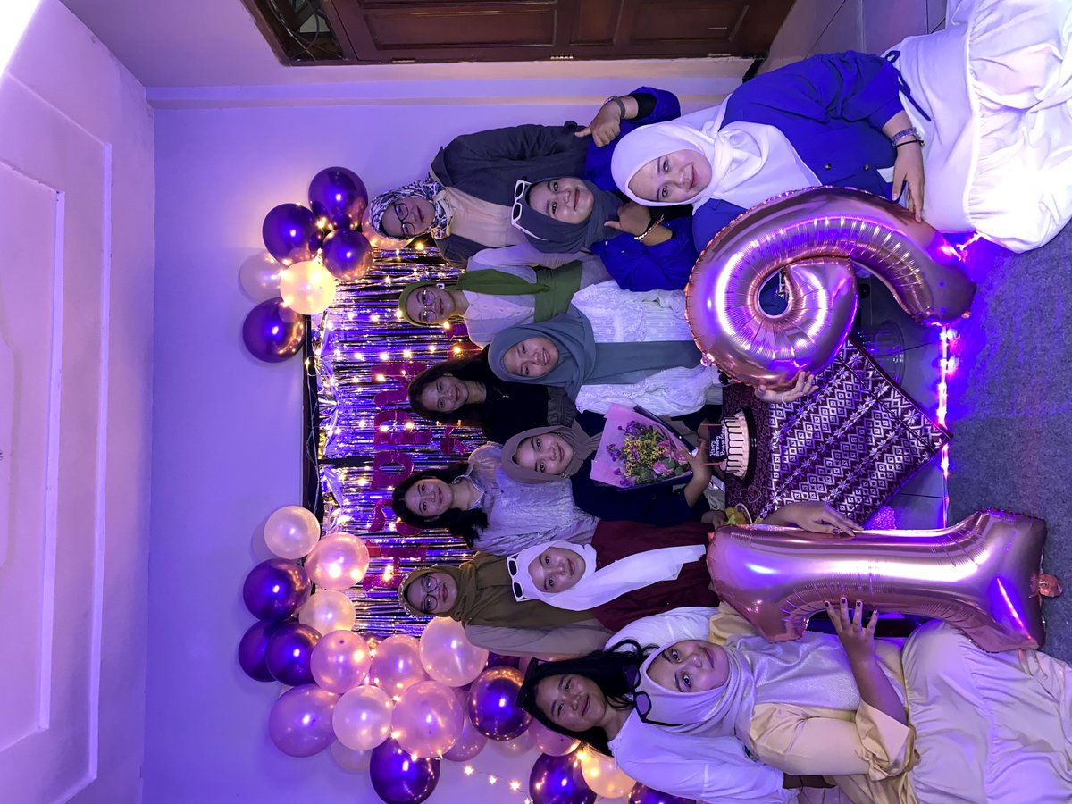 busakmalay's tweet photo. Selamat Ulang Tahun Aspuri Busak Malay yang ke 19 🎉🎉🎈 https://t.co/LrYOZAslkY