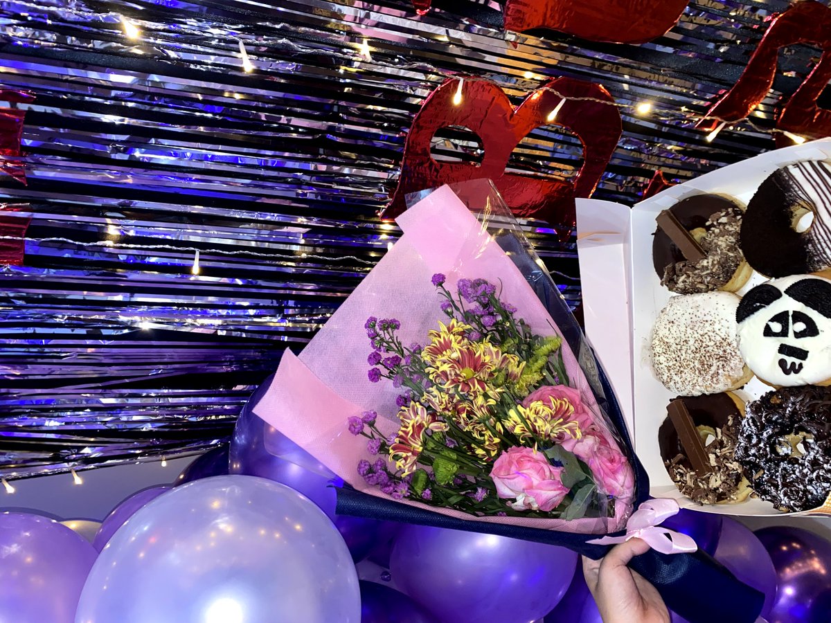 busakmalay's tweet photo. Selamat Ulang Tahun Aspuri Busak Malay yang ke 19 🎉🎉🎈 https://t.co/LrYOZAslkY