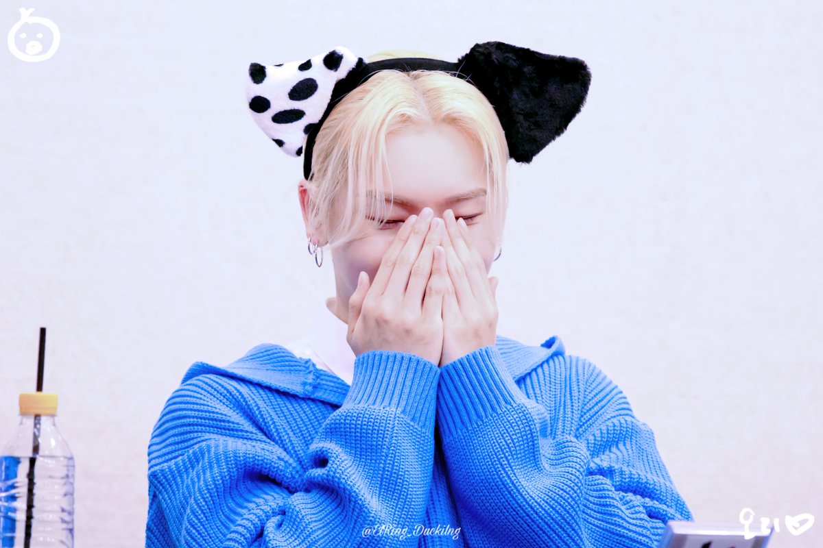 ElRingDuckling's tweet photo. 221217 점프업 시그 대면 팬싸인회

#엘라스트 #ELAST #라노 #RANO https://t.co/f7ZUlrcZpj