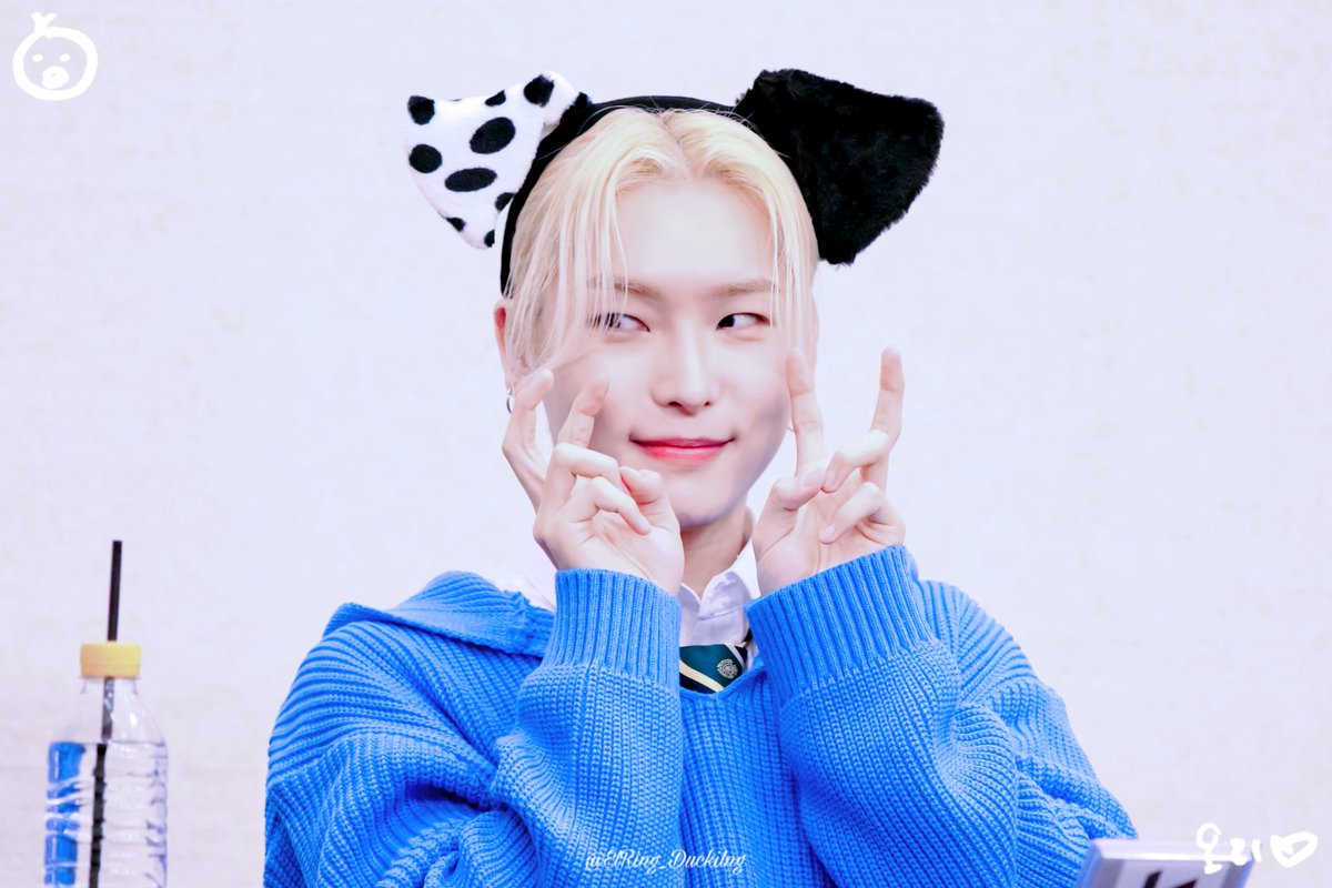 ElRingDuckling's tweet photo. 221217 점프업 시그 대면 팬싸인회

#엘라스트 #ELAST #라노 #RANO https://t.co/f7ZUlrcZpj